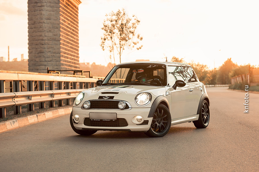 Фотосъемка Mini Cooper для продажи — Примеры эффектных ракурсов