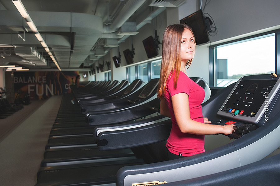 Рекламная фотосессия для Fizika Fitness — Модели на тренажерах